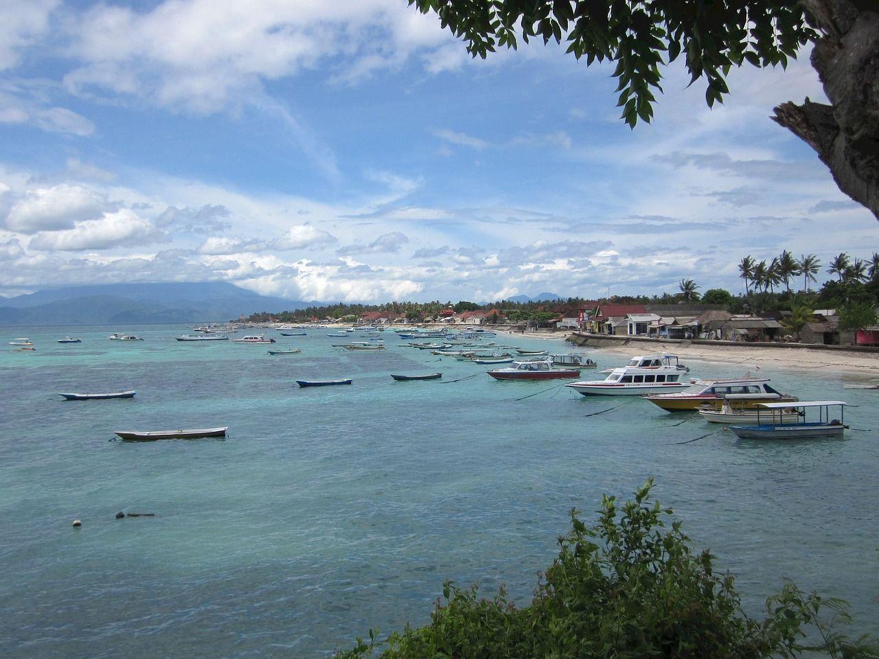 T&uuml;rkizk&eacute;k &ouml;b&ouml;l, Lombok &eacute;s Gili-szigetek