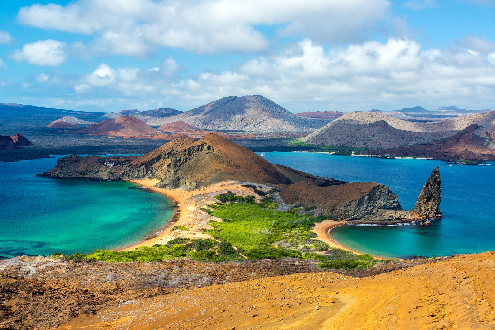 Bartolom&eacute;-sziget &eacute;s a Pinnacle Rock panor&aacute;m&aacute;ja a Gal&aacute;pagos-szigeteken