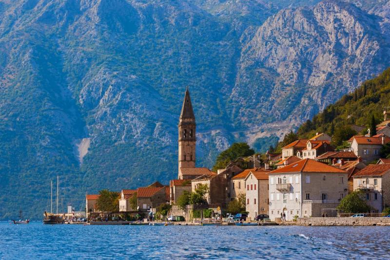Perast barokk v&aacute;rosa a Kotori-&ouml;b&ouml;lben Montenegr&oacute;ban