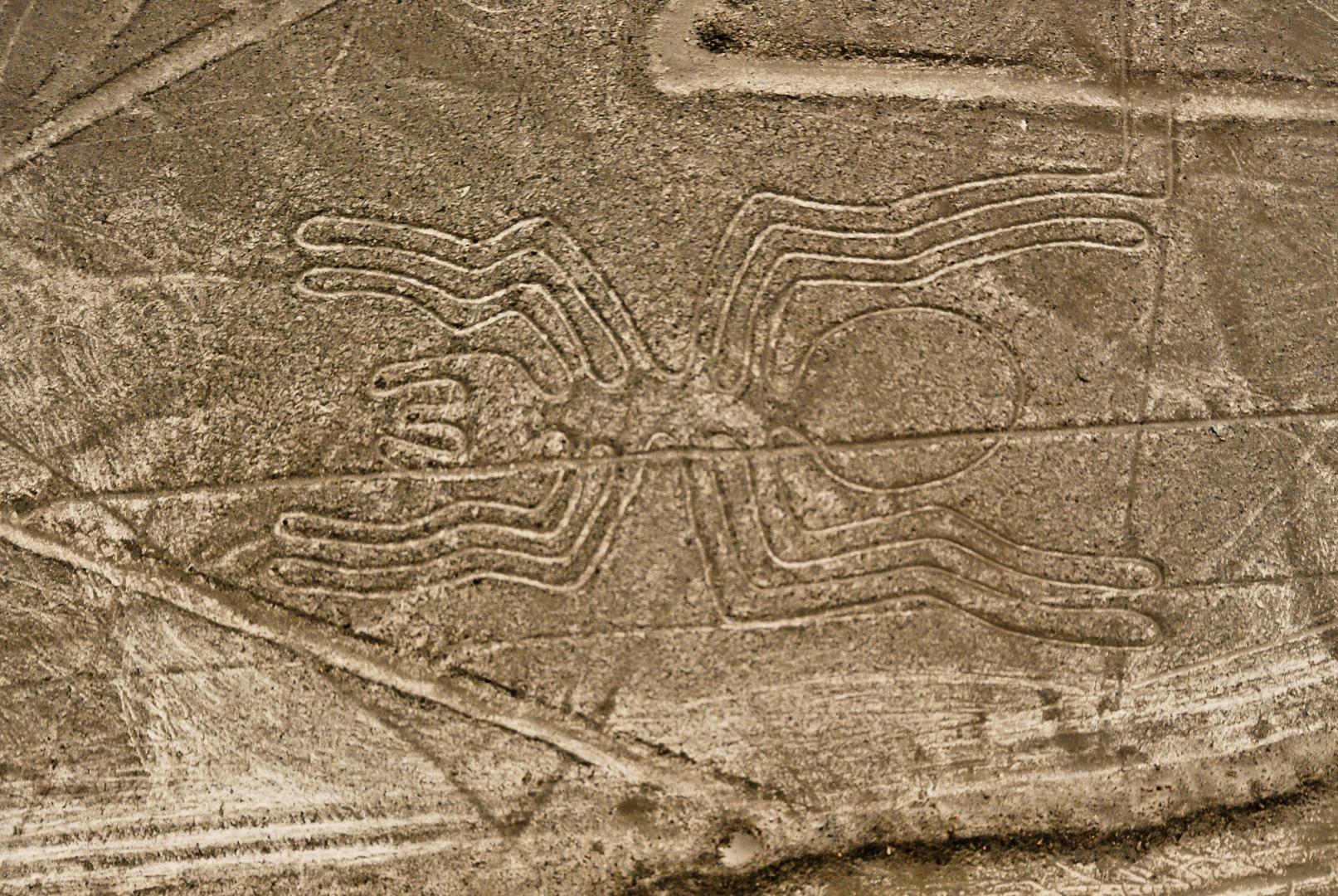 P&oacute;k alak&uacute; geoglifa a Nazca-vonalak k&ouml;z&ouml;tt Peruban