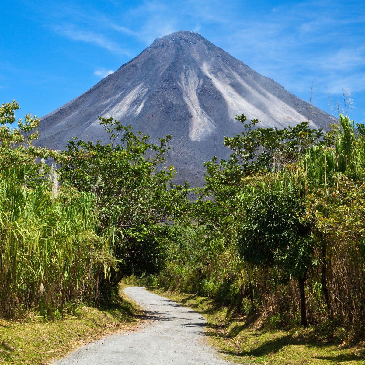 Arenal vulk&aacute;n l&aacute;tk&eacute;pe Costa Rica tr&oacute;pusi vid&eacute;k&eacute;n