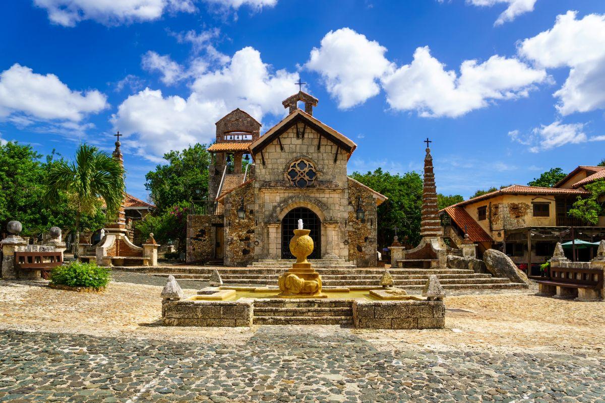 Altos de Chav&oacute;n temploma a Dominikai K&ouml;zt&aacute;rsas&aacute;gban
